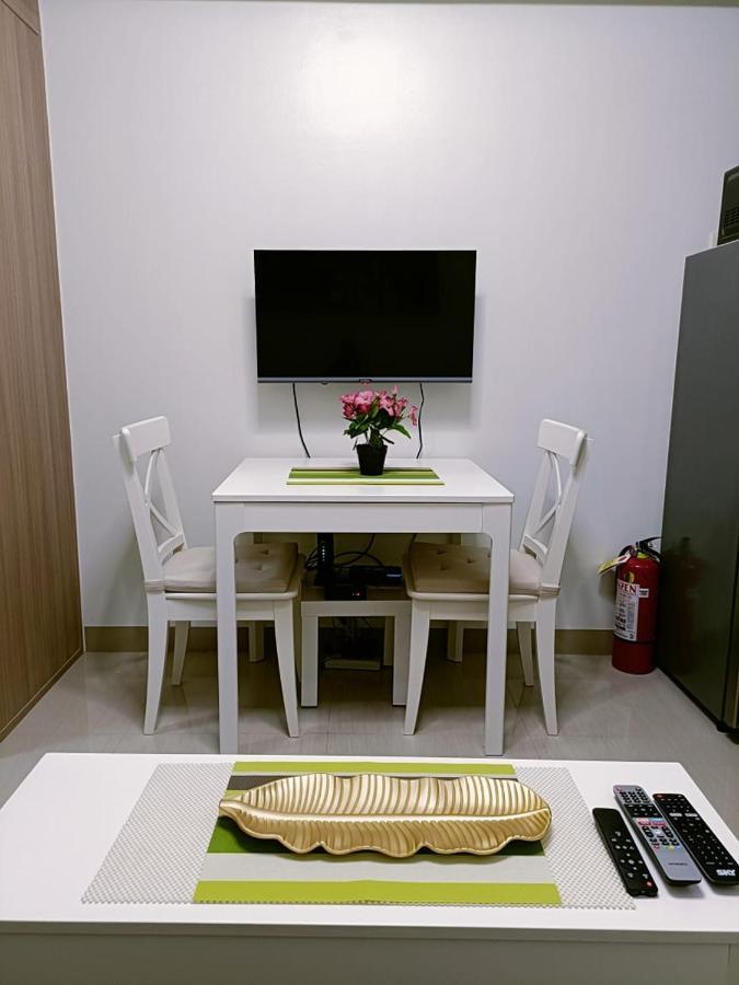 Home Away From Home Manila Exterior photo